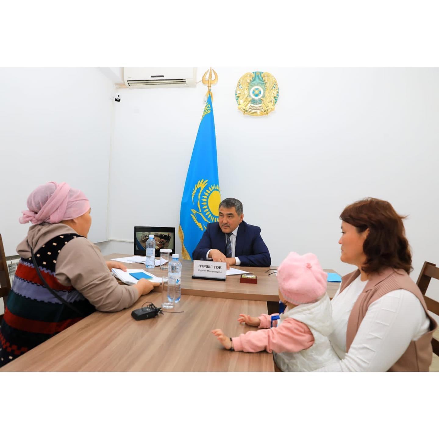 Тұрғындарды қабылдап, өтініштерін тыңдады