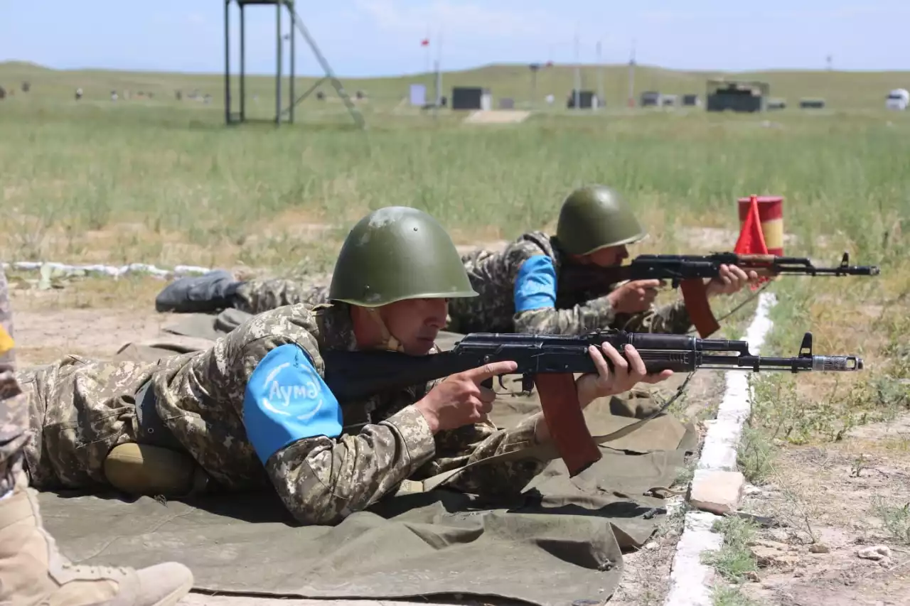 Әскер қатарындағылардың басым бөлігін әулиеаталықтар құрайды