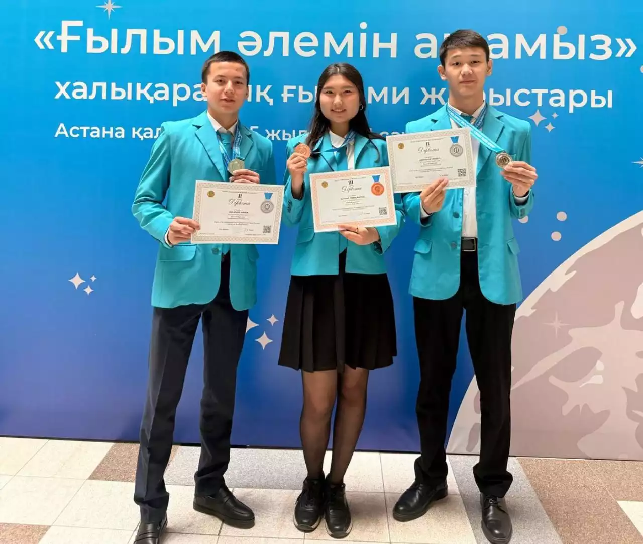 Бес елдің ішінде біздің оқушылар топ жарды