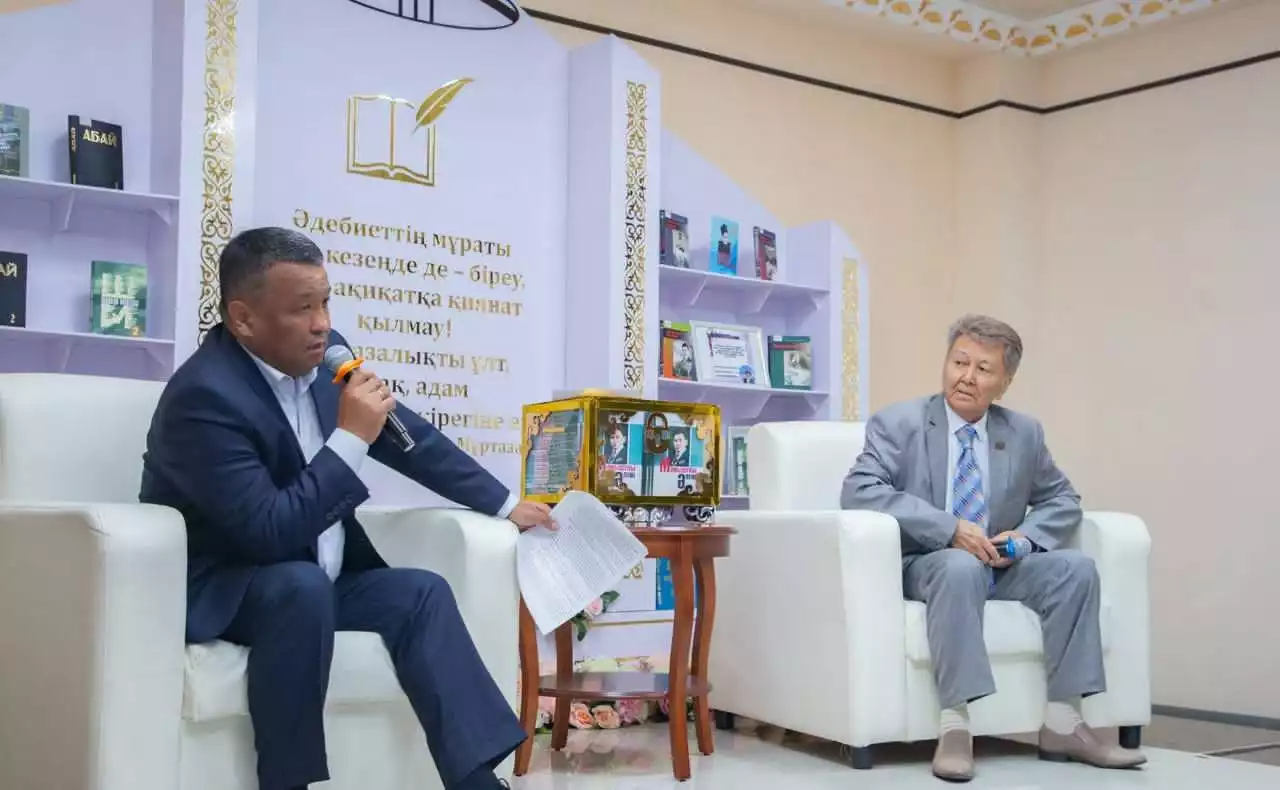 Қаламгер - журналист Бекет Момынқұлмен кездесу кеші өтті