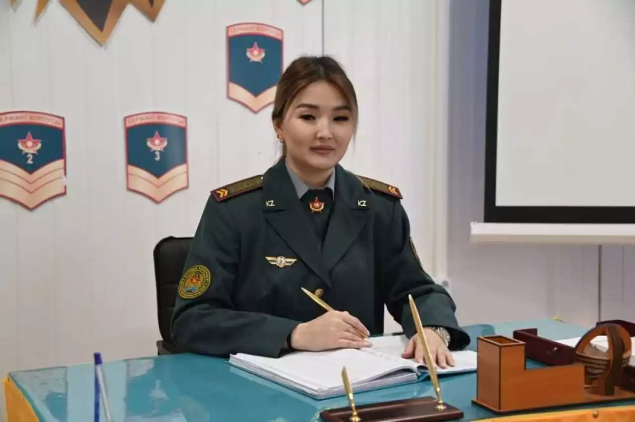 Үлкен арман жетелеген кіші сержант