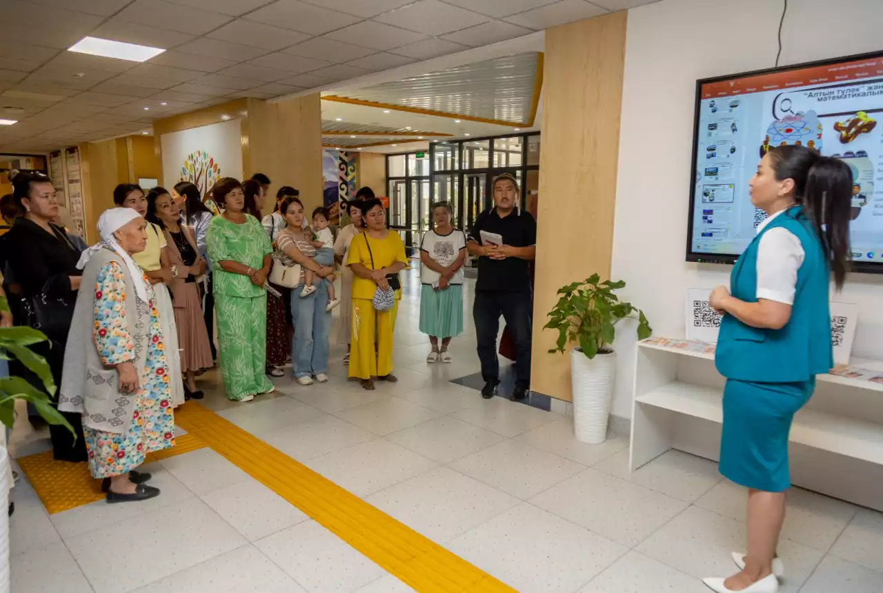 БАҚ өкілдеріне «Келешек мектептері» жобасы аясында салынған білім ошағы таныстырылды