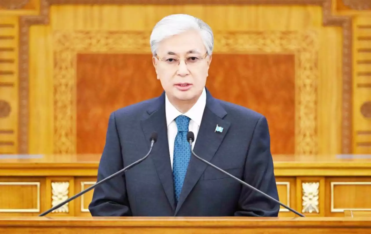 Порно анальды ауырсынудан жылайды және айқайлайды Эротикалық интимдік шаш қию