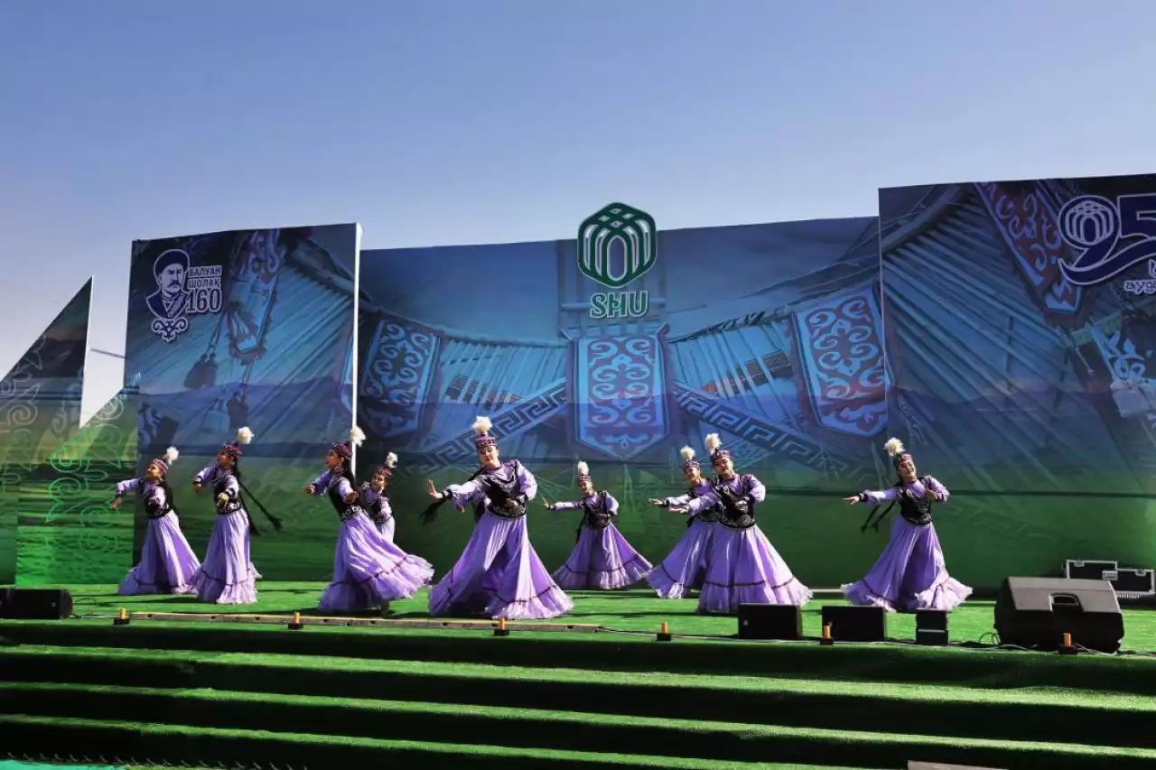 Тоғыз жолдың торабында өткен дүбірлі той