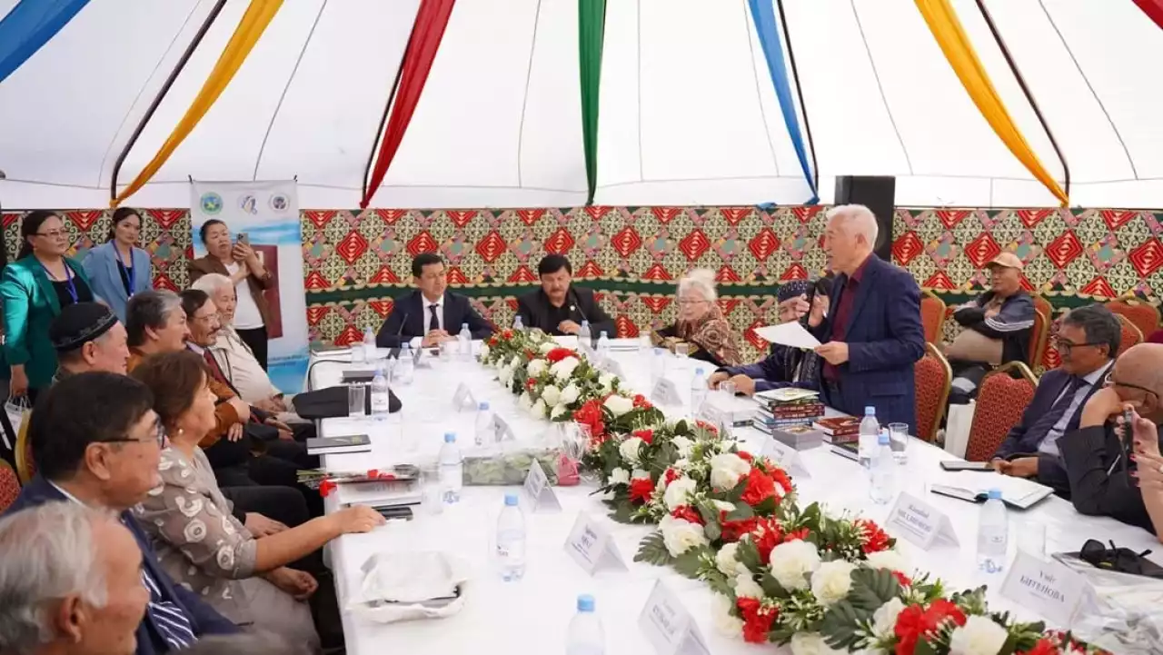 Шерағаның шекпенінен шыққандар