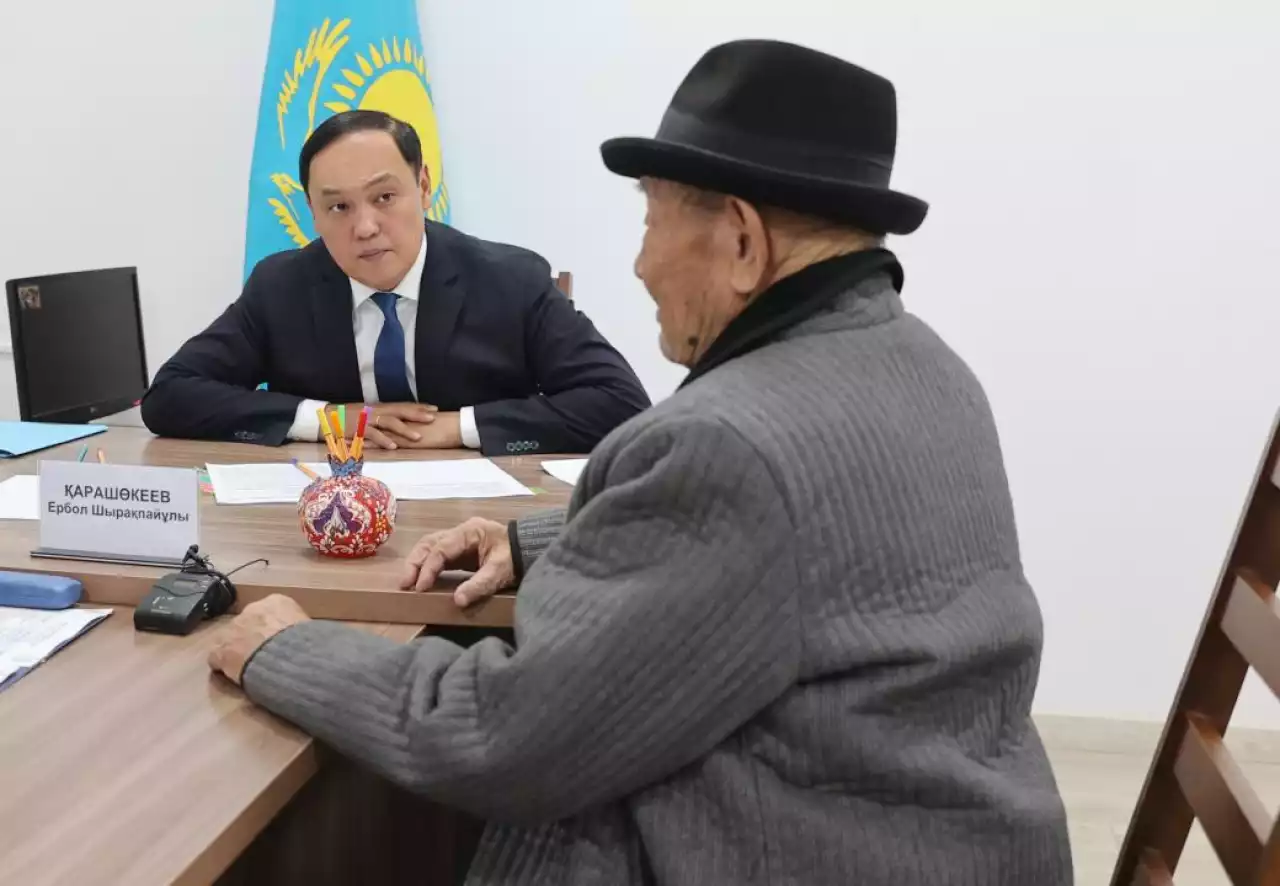 Азаматтарды қабылдады