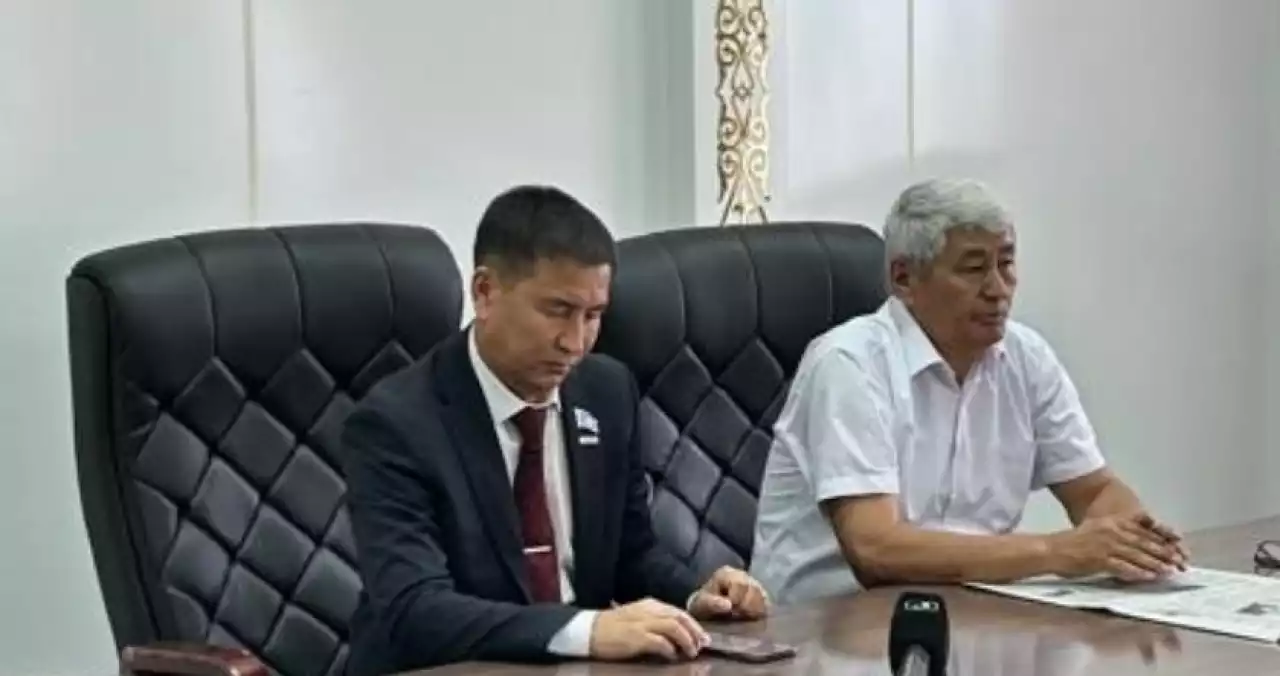 Студенттермен сүбелі кеңес