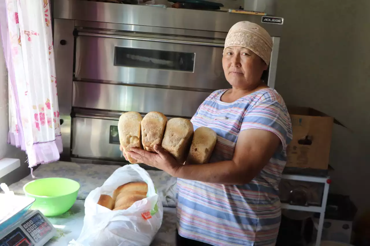 Ауылды ас атасы - нанмен қамтып отыр