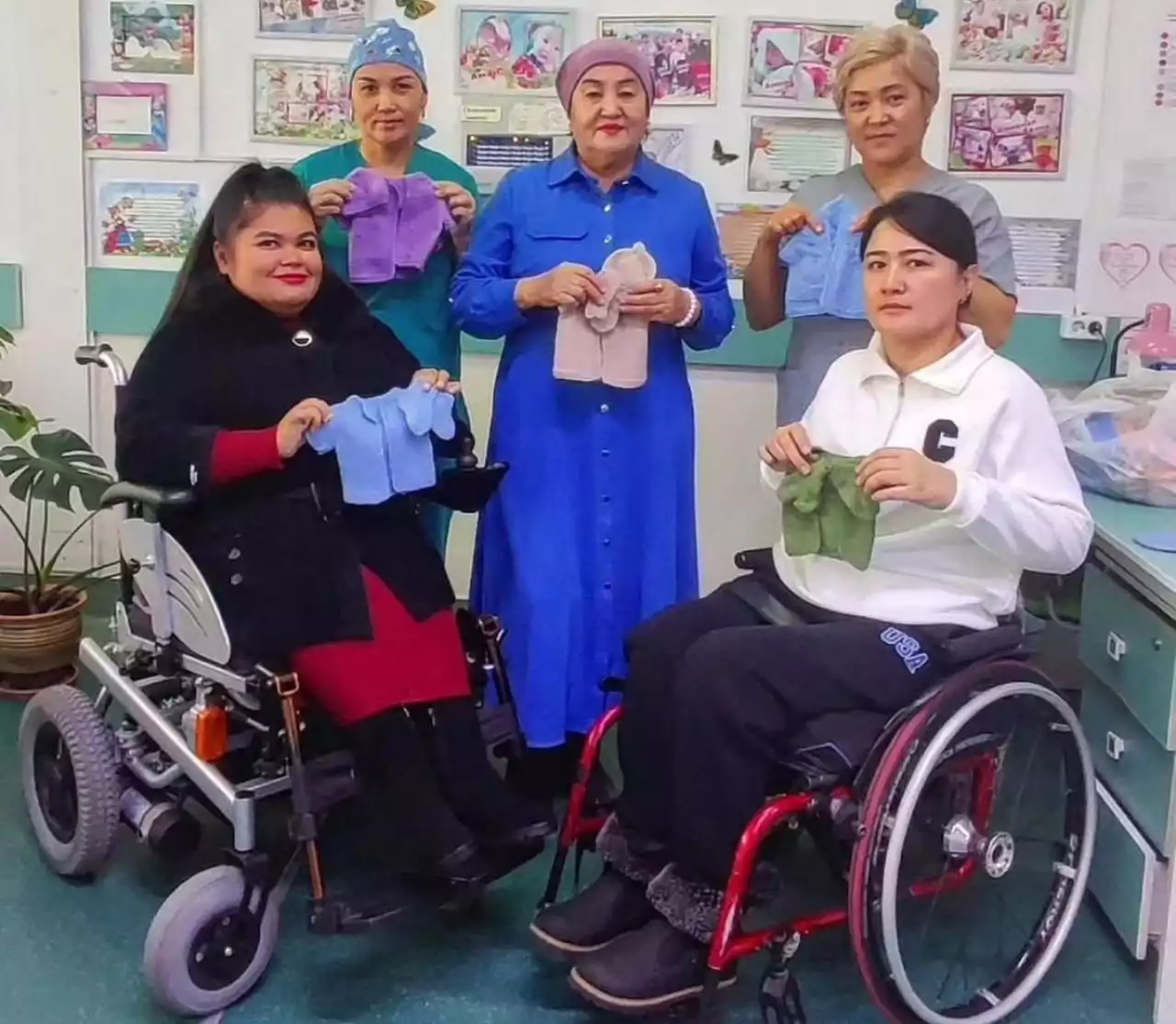 Тоқыма тоқып табыс тапқан қайсар қыз