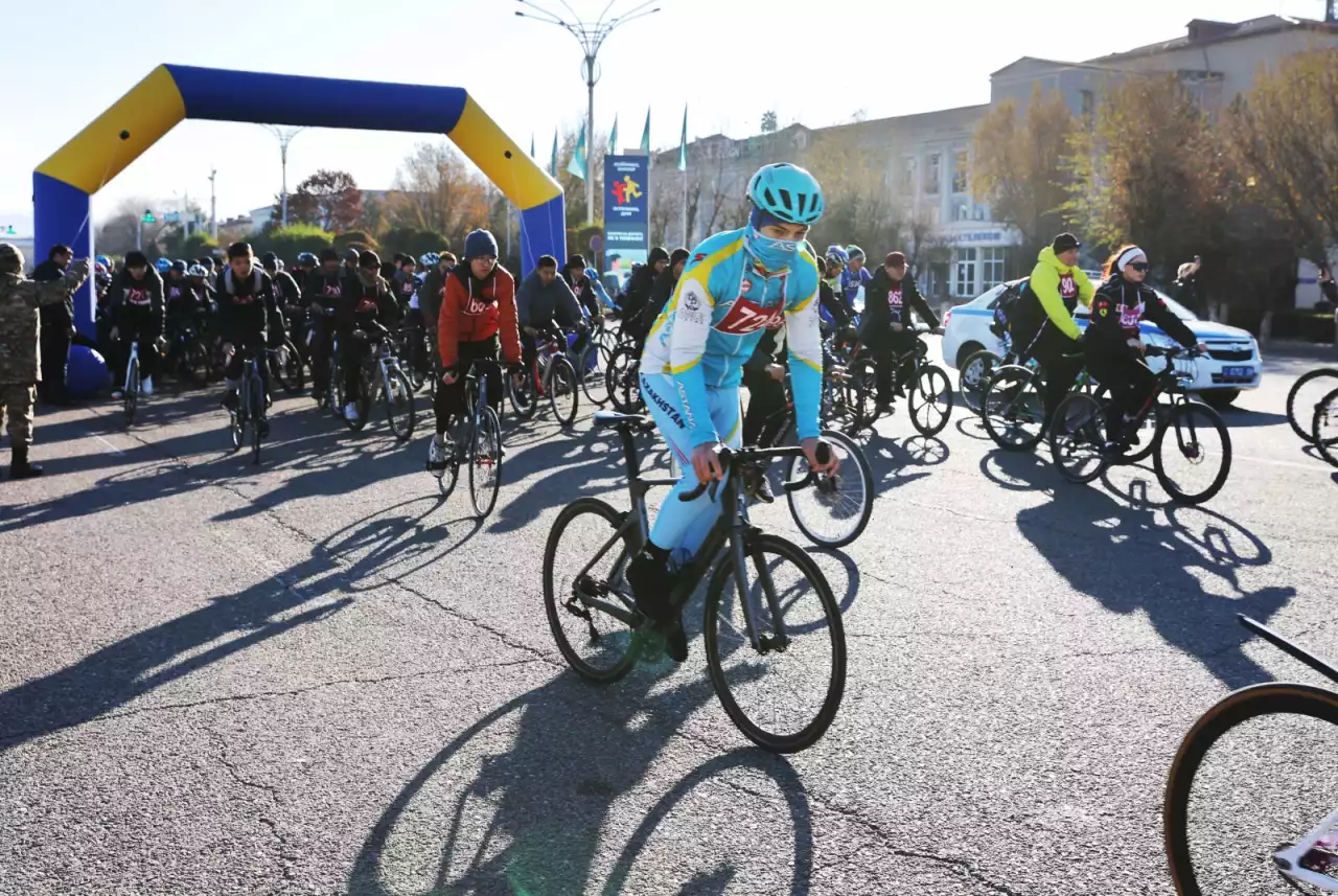 «Заң мен тәртіп» қағидаты: Таразда велошеру өтті