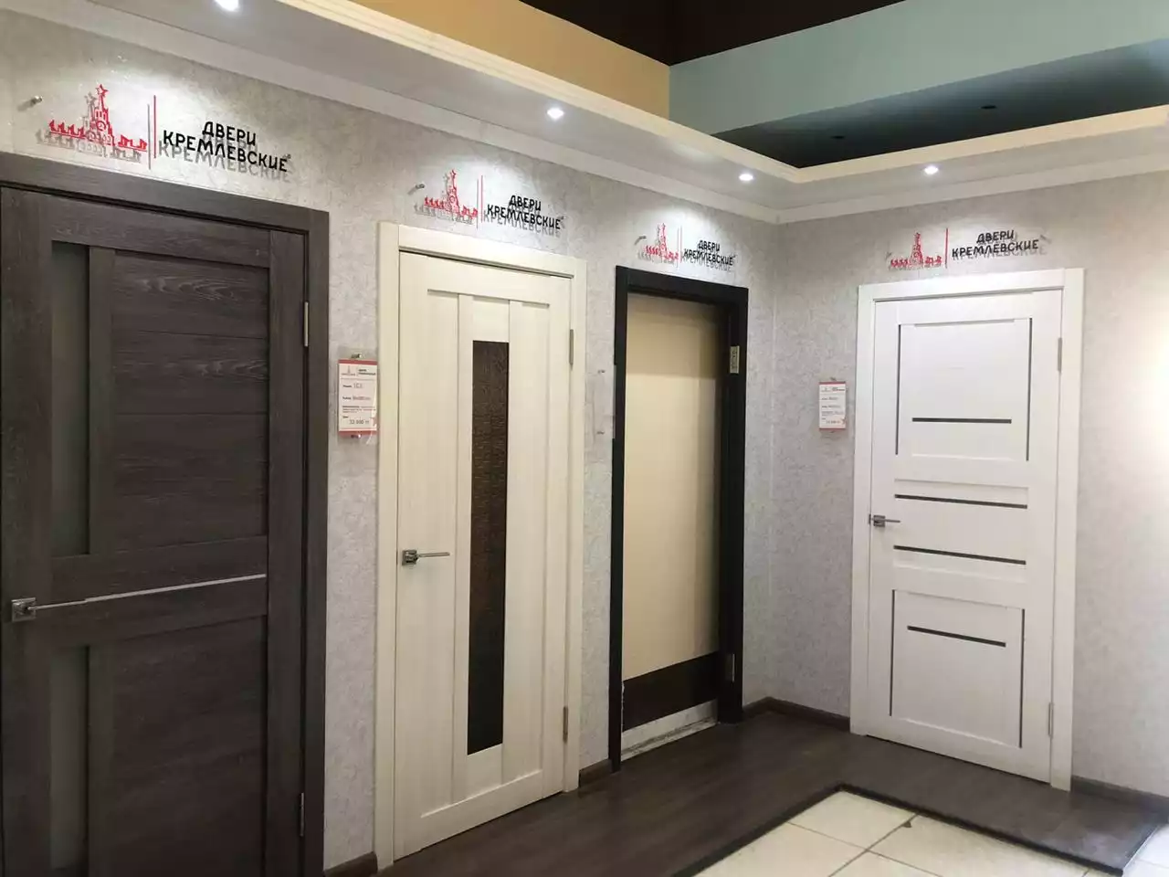 Сапалы есік жасаумен айналысады