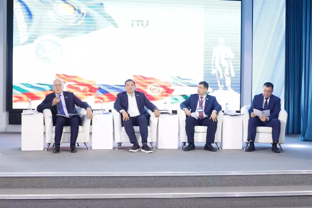 Қазақстан Республикасының Конституциясы: бастаулары, теориясы және заманауи тәжірибе