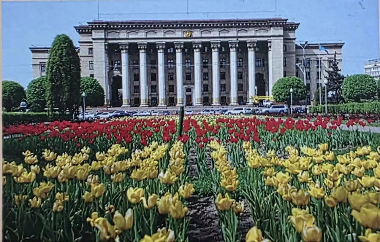 Күмбез кімнің көзіне күйік болды екен?