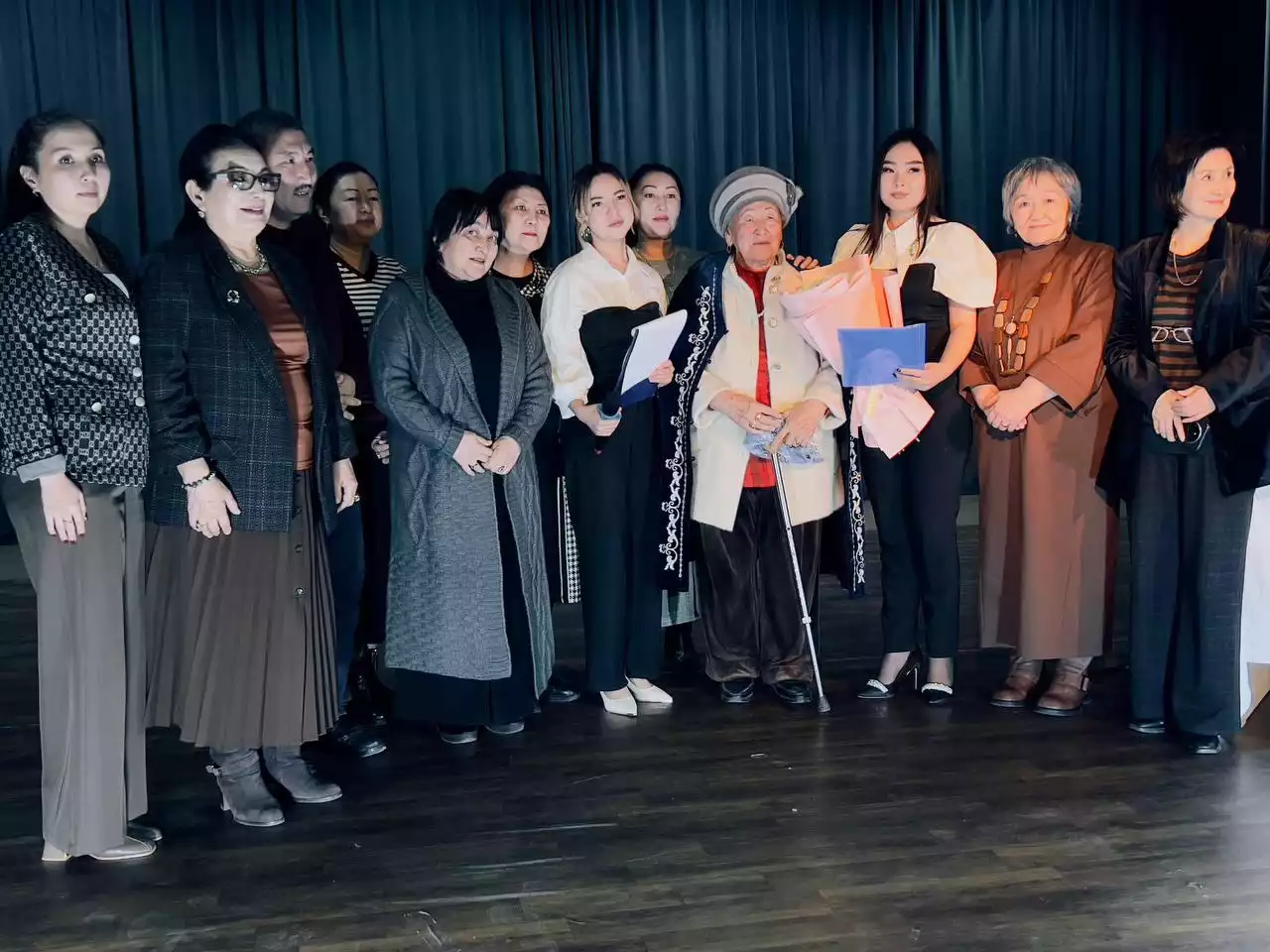 Студенттер ақынға құрмет көрсетті