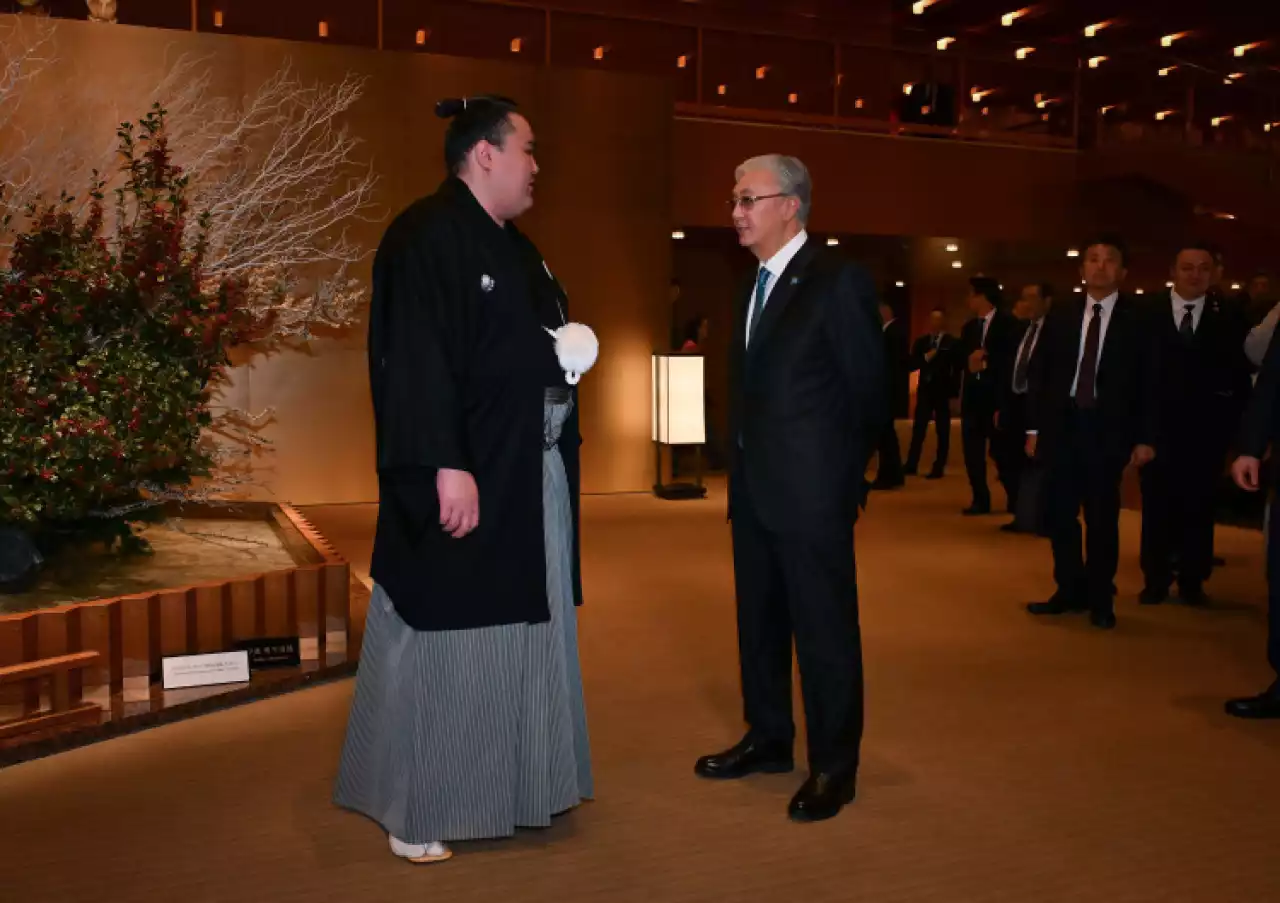 Токиода Тоқаев кәсіпқой сумошы Ерсін Балтағұлмен кездесті