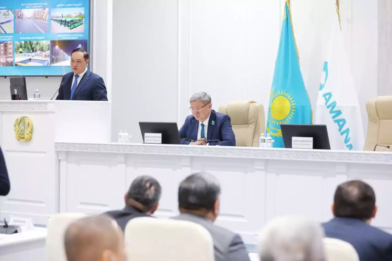 Ербол Қарашөкеев «AMANAT» партиясы депутаттық фракциясының кеңейтілген отырысына қатысты