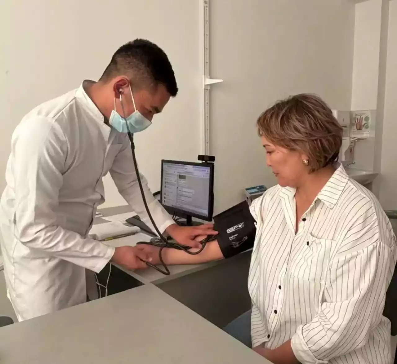 Емханада есепте тұрған азаматтар МӘМС туралы нені білу керек