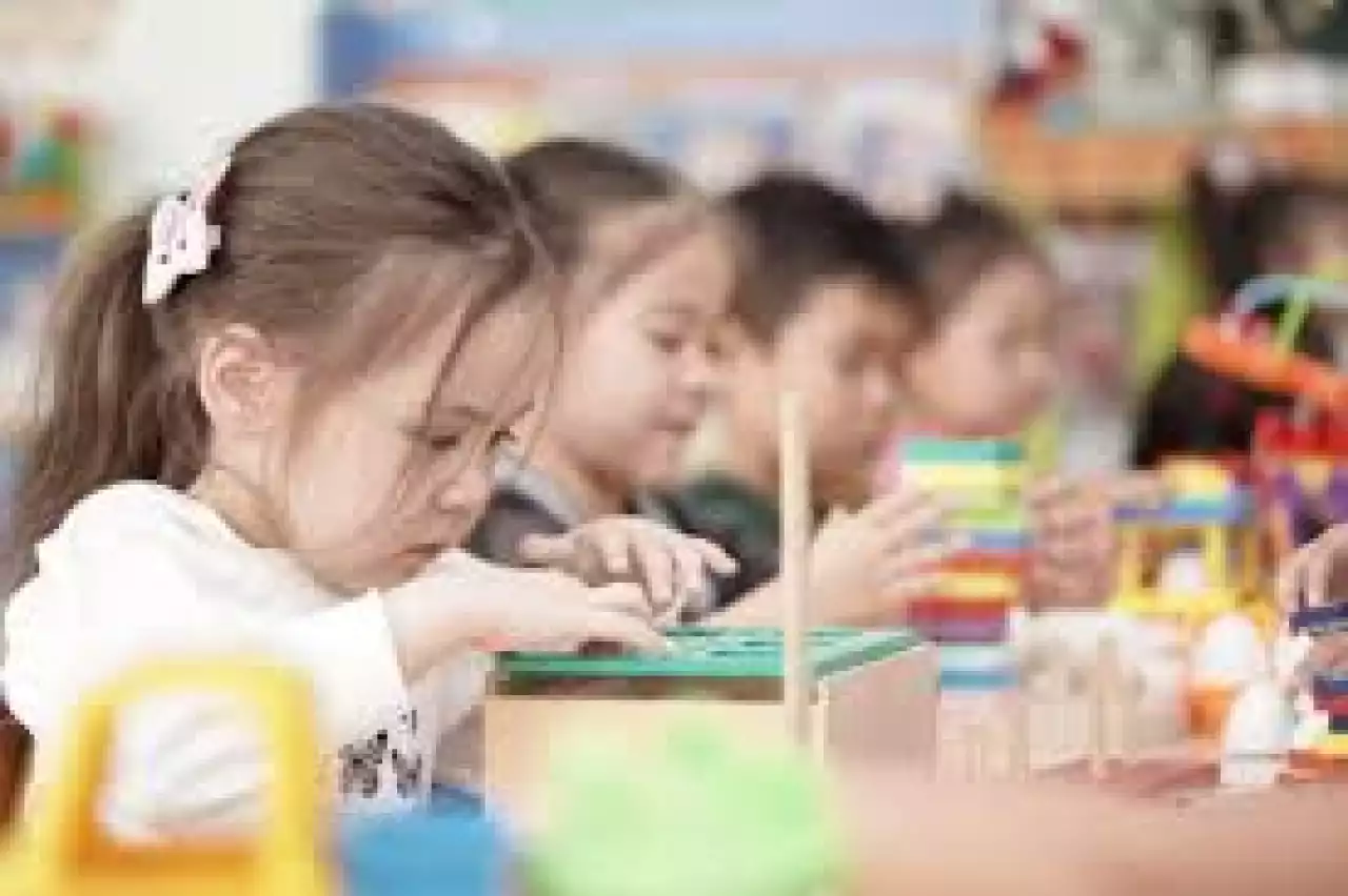 Баланың болашағы кімге керек?