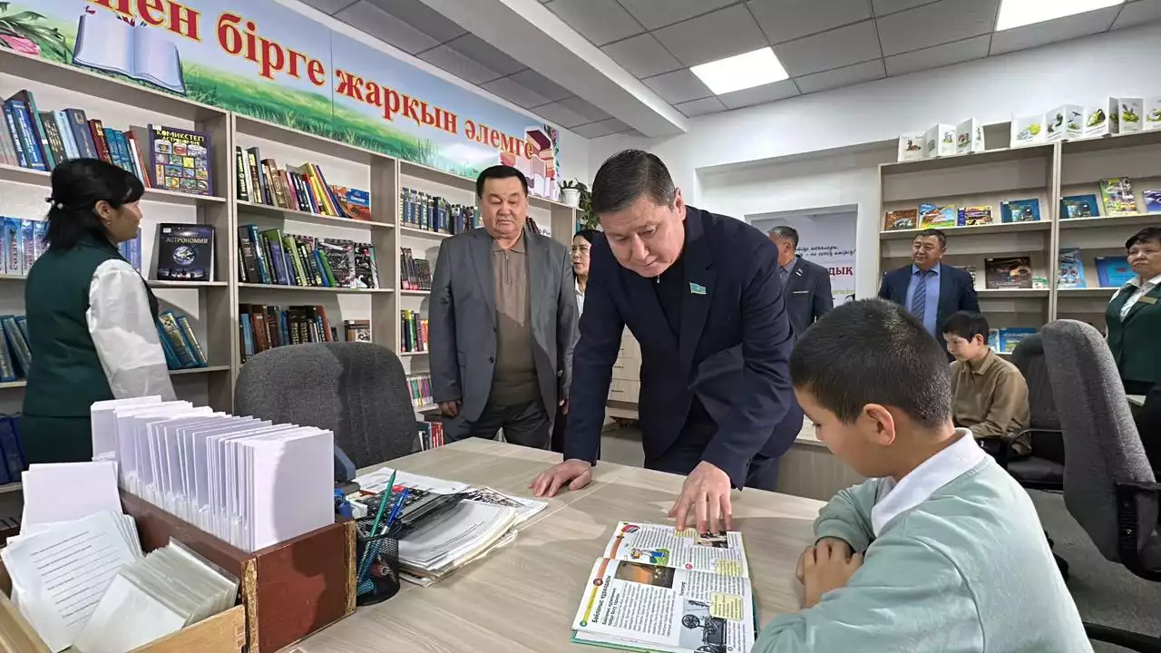 Сенатор ұсыныс беріңіздер дейді...