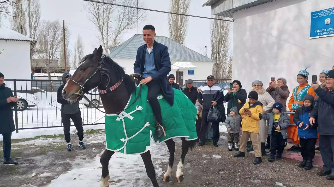 Чемпионға құрмет көрсетілді