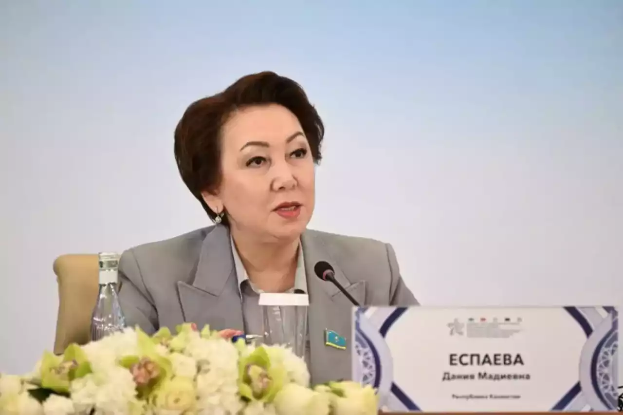 Дания Еспаева: бізге жекелеген түзетулер емес, жаңа Конституция қажет