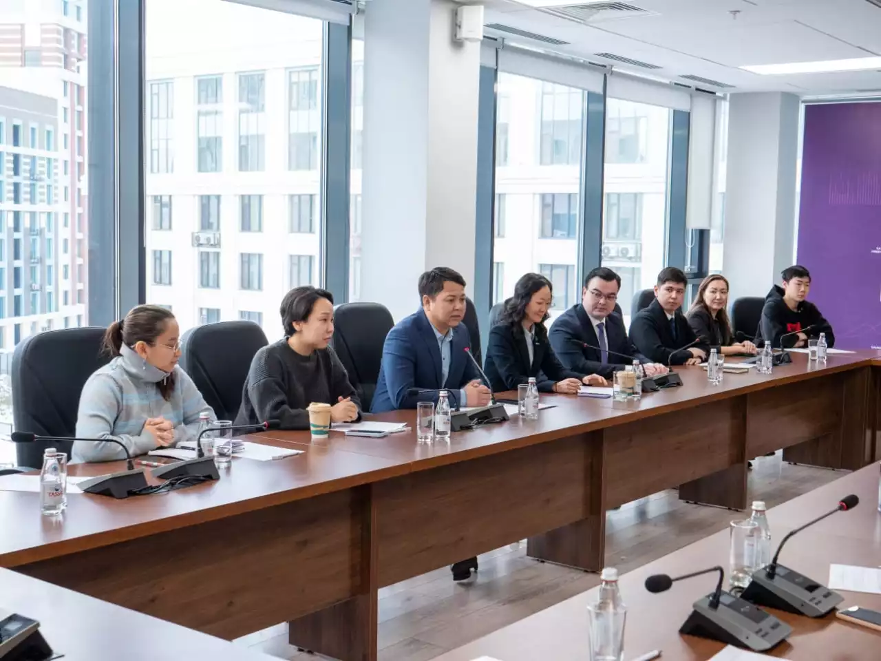 Ұлттық волонтерлік желі өкілдері жаңа Конституция жобасын қолдайды