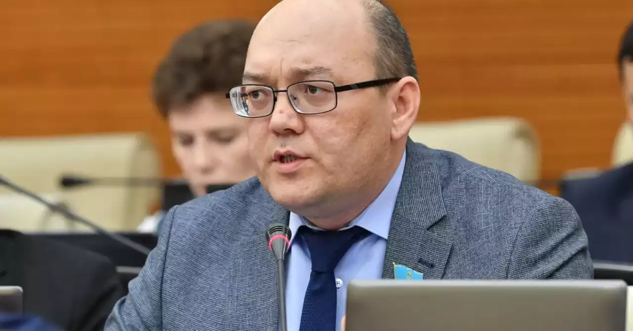 Жаңа Конституция орнықты әрі адамға бағдарланған саясаттың негізін қалыптастырады – Асхат Рахымжанов