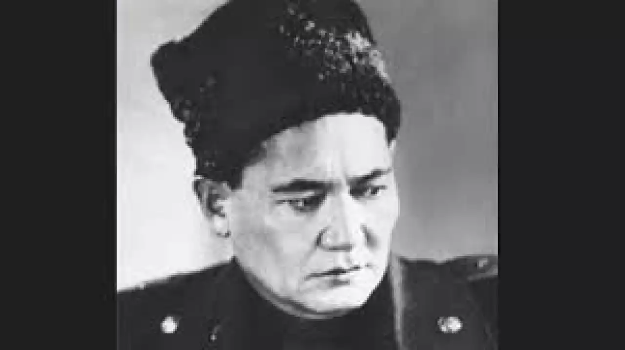 Момышұлы мектебі