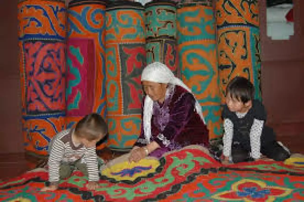 Ата мен әже мектебінің мәні зор