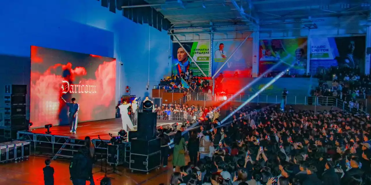 Таразда референдумды қолдауға арналған ауқымды концерт өтті