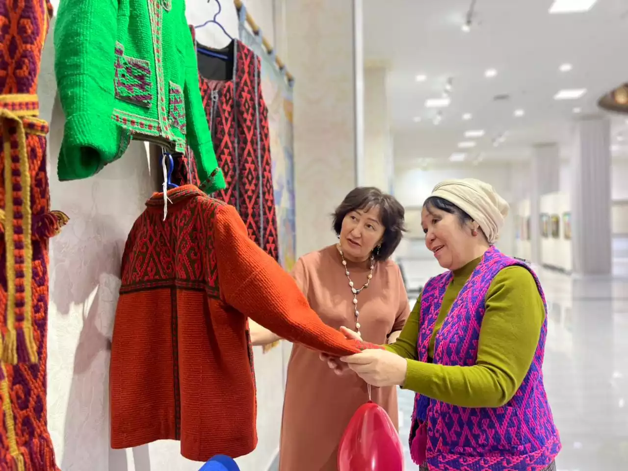 Шаһар қолөнершілерінің шығармашылық есебі