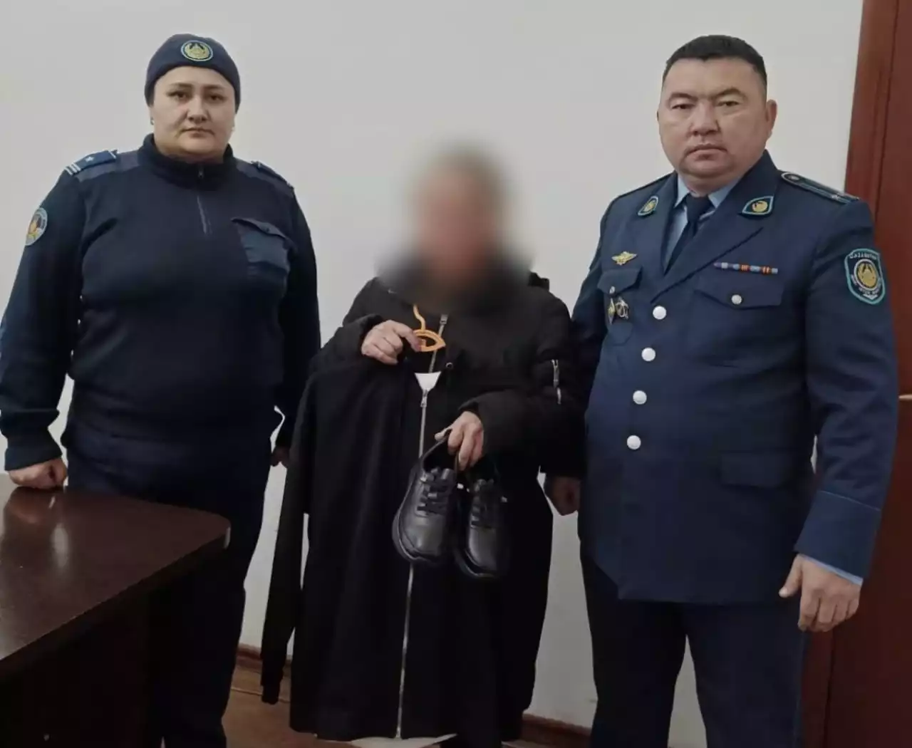 Қайырымдылық күні: Таразда ҚАЖ қызметкерлері жазасын өтеушіге көмек көрсетті