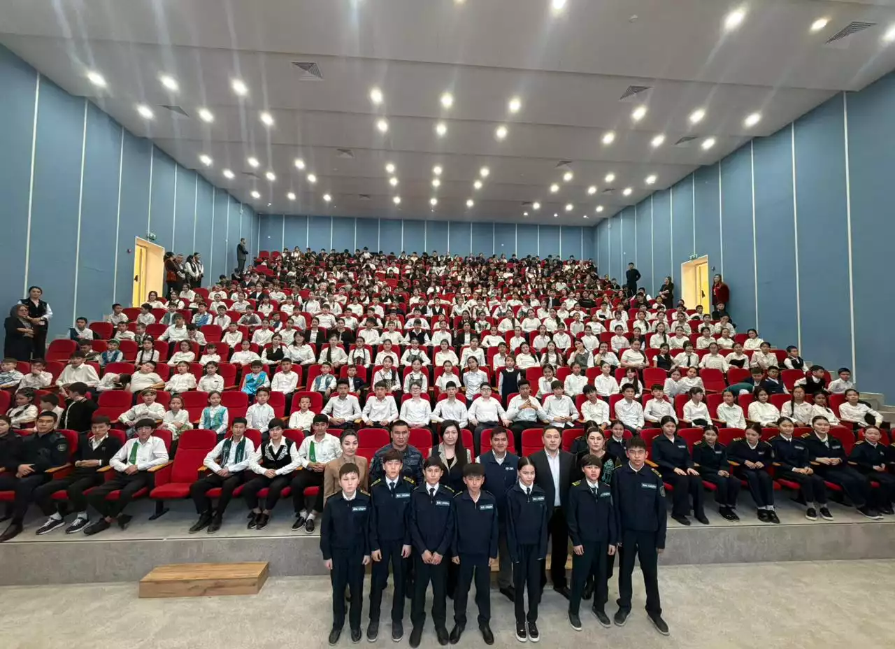 Тактикалық атудан ел чемпионы 500-ден аса оқушыға дәріс өткізді