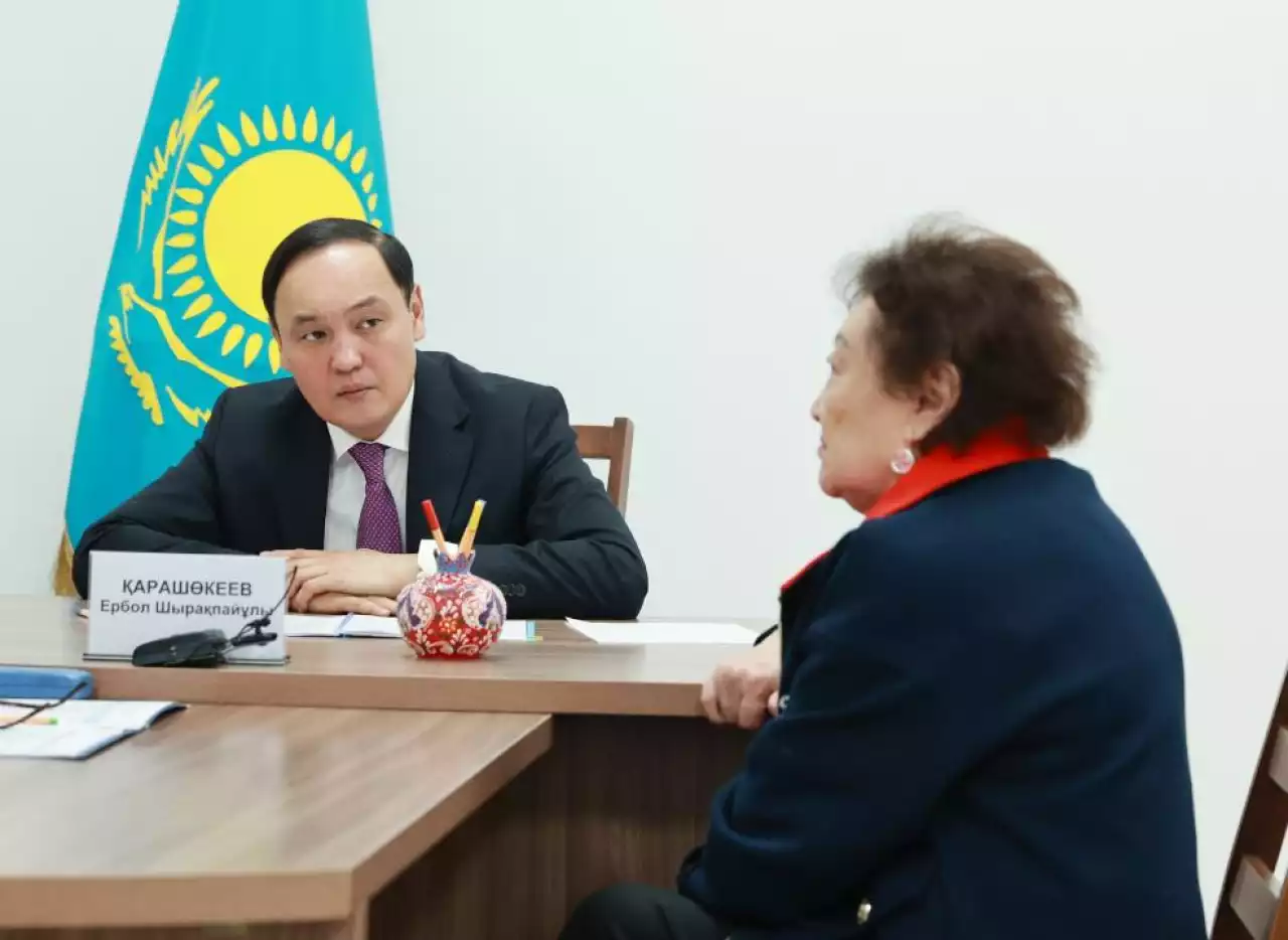 Ербол Қарашөкеев азаматтарды жеке мәселелері бойынша қабылдады