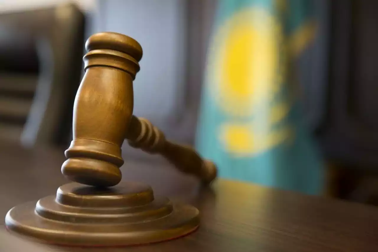 Әкесін сотта жеңген қыз