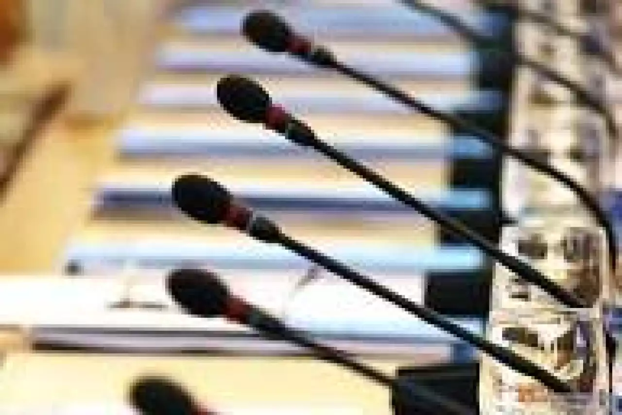 Жеті минуттың ішінде өз идеяларын қарапайым тілде жеткізді