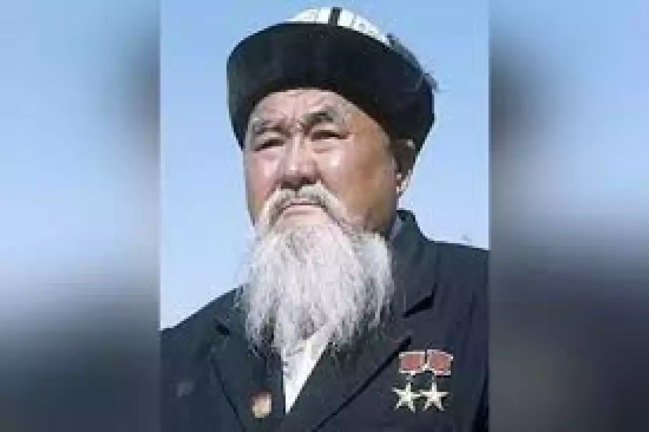 «Мен бүгін әкемді айтып толғанамын...»