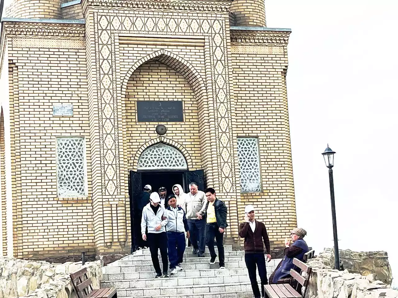 Арнайы кітапхана зағип оқырмандарға экскурcия ұйымдастырды