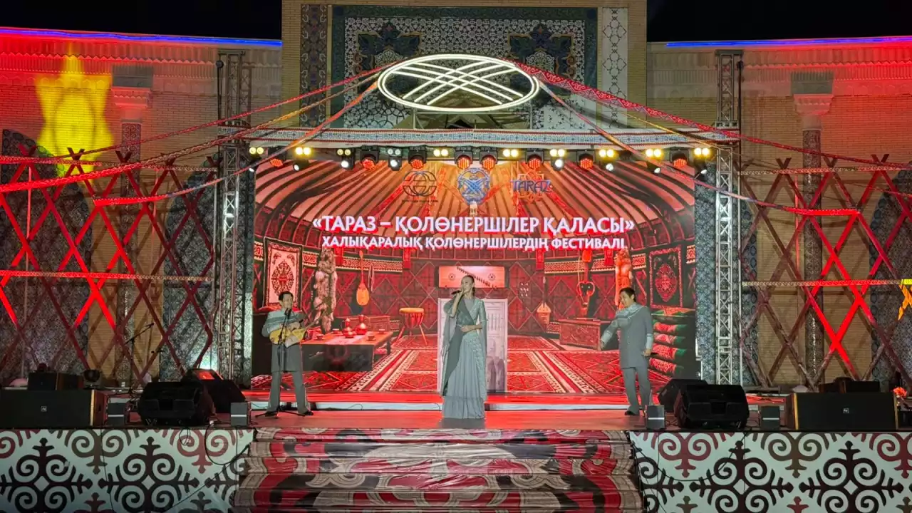 Фестиваль гала-концерті: Таразда дәстүрлі әндер дәріптелді