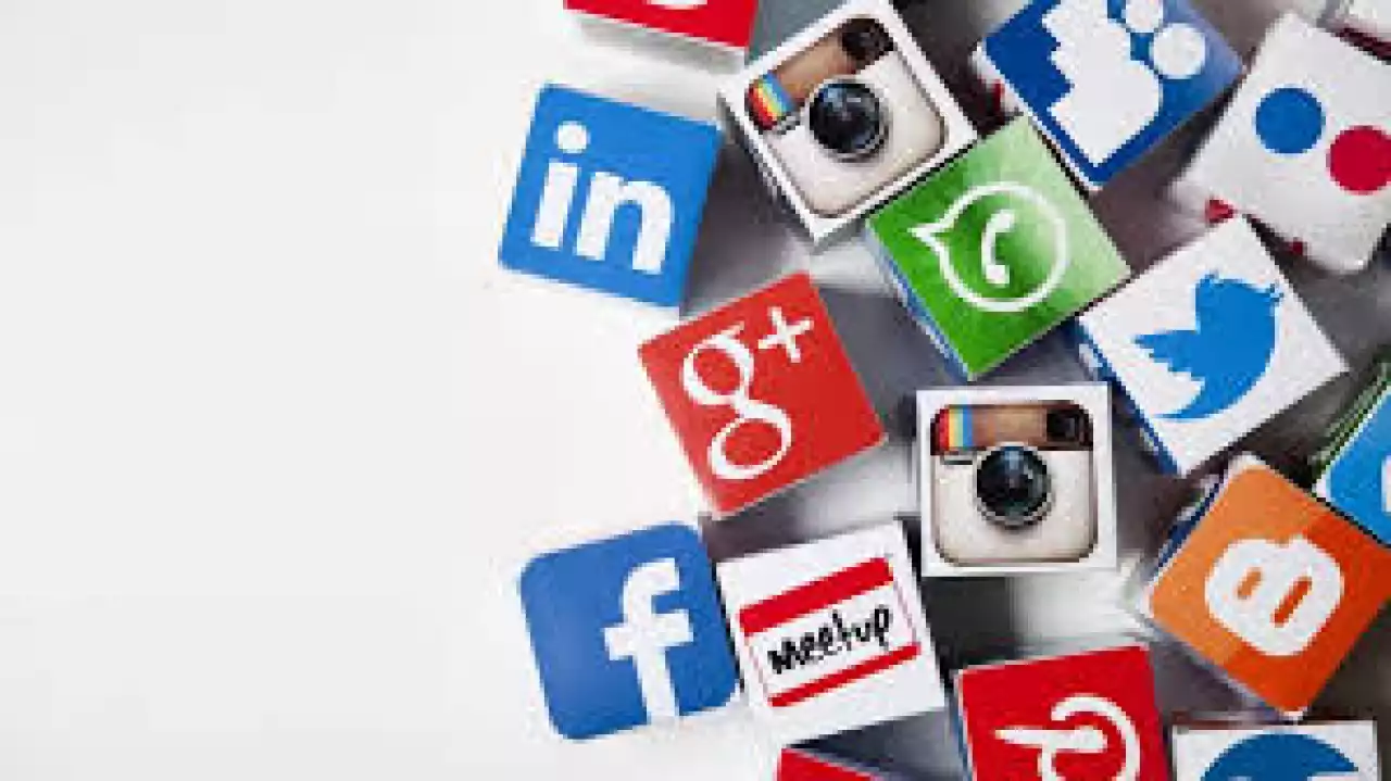 Байлықты мақтан ету - мәдениет пе, мәселе ме?