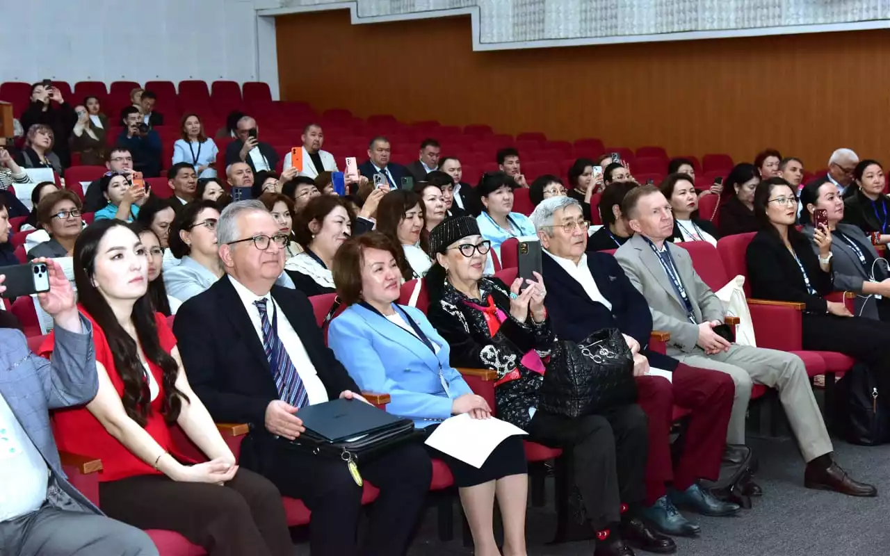 Кітапхана жүйесіндегі жасанды интеллект пен цифрлық шешімдер