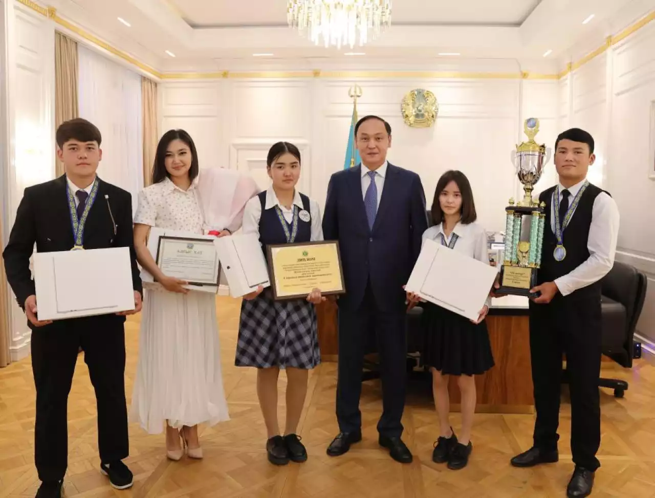 2 мыңға жуық оқушы бақ сынады